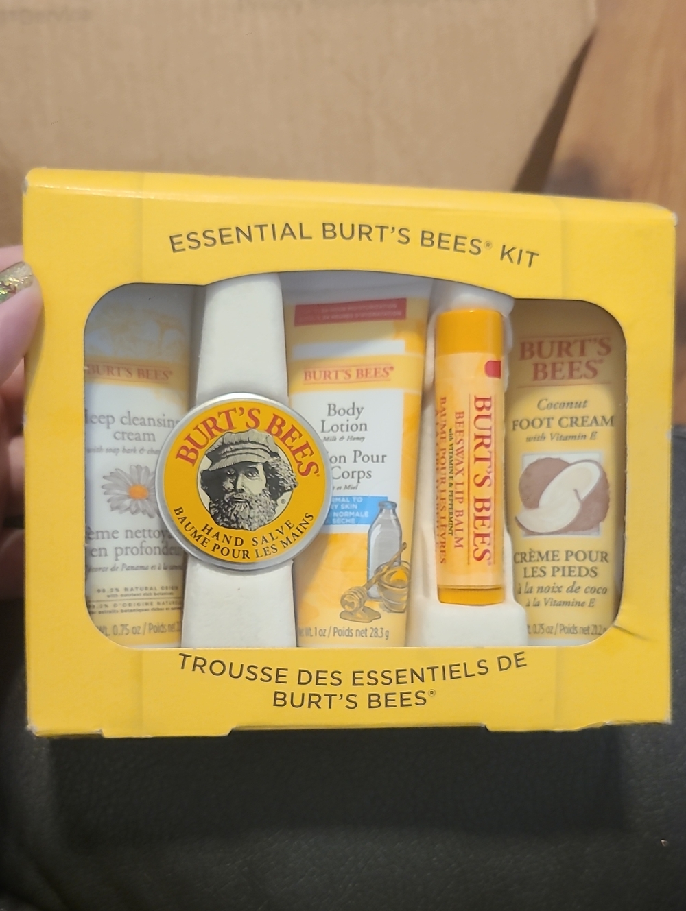 NIB Essential Burts Bees Kit